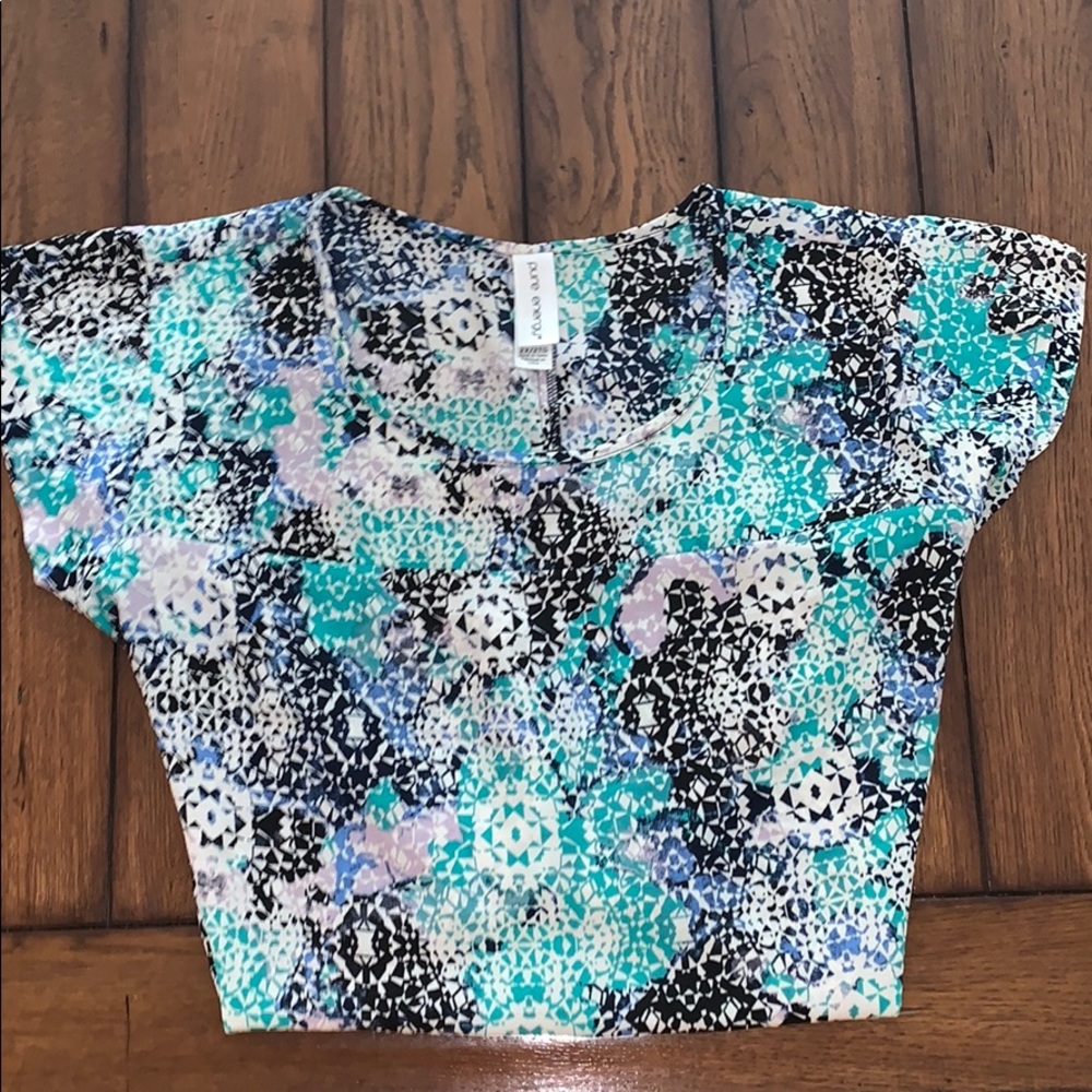 Women’s 2X Patterned Blouse.